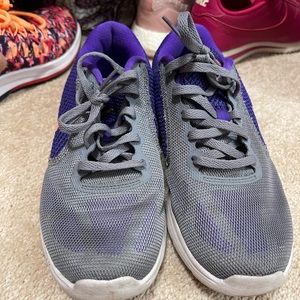 Nike sneakers worn but pretty decent condition